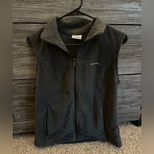 Women’s M Columbia gray fleece vest